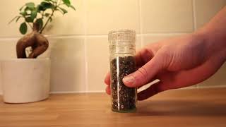 How to grind black pepper