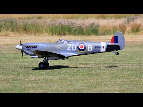 WW2 RC FIGHTERS DISPLAY - 2 x SCALE SPITFIRES  - MALC & DICK AT  BUCKMINSTER  WARBIRDS EVENT - 2022
