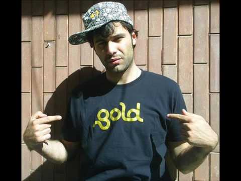 Uomodisu feat Skarraphon - Nun me kiedr comm sto mis.mp3