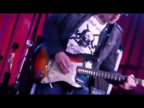 Joe Bonamassa covers Jimi Hendrix' Are You Experienced. Bonatube 2013