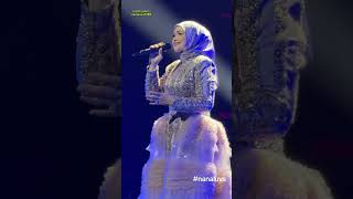 Download lagu D2 Siti Nurhaliza - Gelora Asmara Live Konsert Fenomena, Singapore mp3