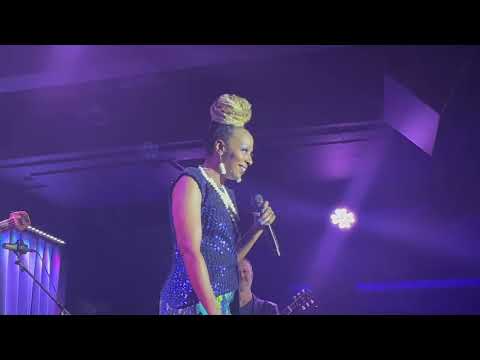 Sy Smith with Chris Botti, Feeling Good