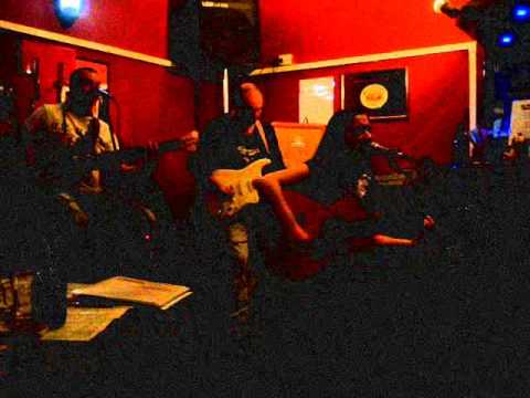 Annalisa Pompeo live @ Old Tower May 6th 2011- Rome.wmv