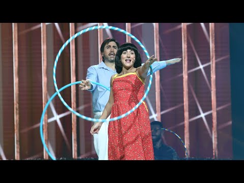 Susi Caramelo y Aníbal Gómez imitan a Enrique y Ana en 'Baila con el hula hoop' - Tu Cara Me Suena