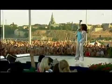 Carola goes insane at skansen (Growl)