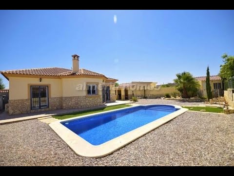 SOLD! Villa Cereza AH 11806 - High quality three bed villa with an 8x4m pool and lovely gardens