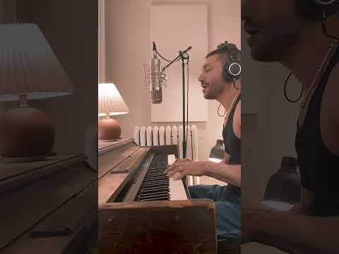 Rich Tuorto - Green Eyes (Coldplay Cover) | Warm Audio WA47