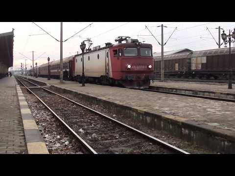 Tren R5601 Iasi - Suceava Nord pleaca din statia Suceava cu Siemens 328 - 12.11.2016