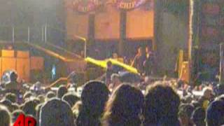 Aerosmith&#39;s Steven Tyler&#39;s Fall From Stage
