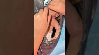 DEIXARAM UM BEBÊ REBORN DE SILICONE SÓLIDO NO LIXO?! 😱#shorts