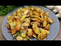 Recipe for delicious fried potatoes with mushrooms in a pan!