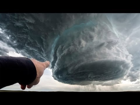 20 EPIC TORNADOES CAUGHT ON CAMERA