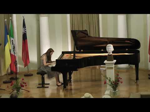 Aleksandra Dąbek, Poland -F.Chopin Waltz in E-flat major, op.18