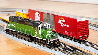 ScaleTrains BN HO Scale SD40-2 ATSF Boxcar Unboxing