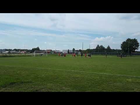 Gol z wolnego na 2-0 w meczu LKS Zgłobice - Grom Sufczyn (7-4)