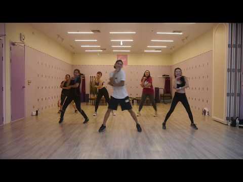 [KPOP] SATURDAY - WiFi | Dance Fitness By Golfy | Give Me Five Thailand
