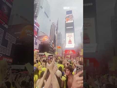 🔥 Quand les fans du Brésil 🇧🇷 envahissent Times Square à New York !