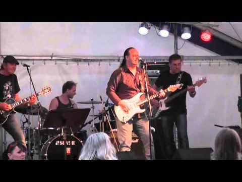 Cliff Moore + The Old Dogs /staří psi / - Bullfrog Blues