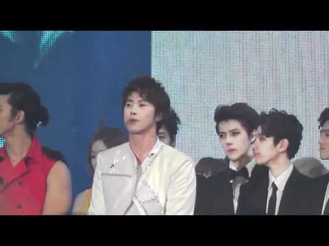 [FANCAM]120512 DreamConcert ending - TVXQ Yunho & EXO-K