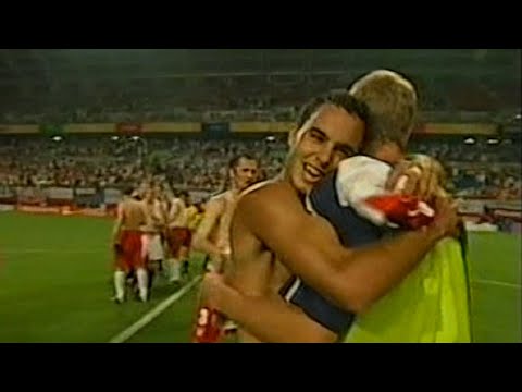 Landon Donovan finds out that USA have qualified at the 2002 World Cup