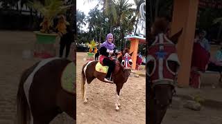 preview picture of video 'Cici Naik kuda..Tegang Amat kayak mau diajak Nikah'