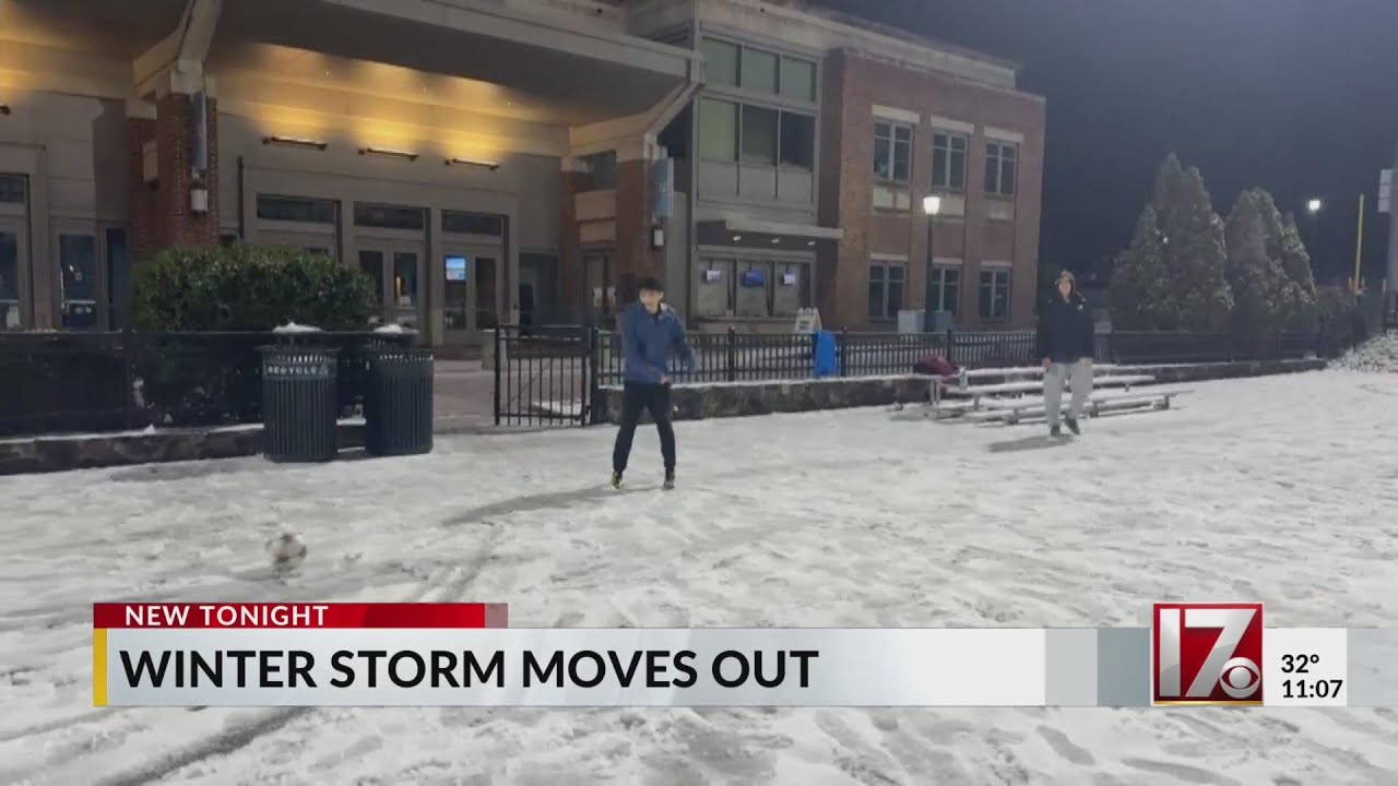 Many in central NC enjoy snow; crews work to clear roads