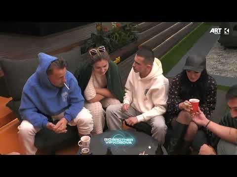 Gani Gërmia tregon një ngjarje të jetës së tij, banorët në lot nga të qeshurat