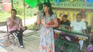 Download lagu luka yang parah(mansyur s) cover fitri_player firdaus_live pampang 2 mp3 Download lagu luka yang parah(mansyur s) cover fitri_player firdaus_live pampang 2 mp3