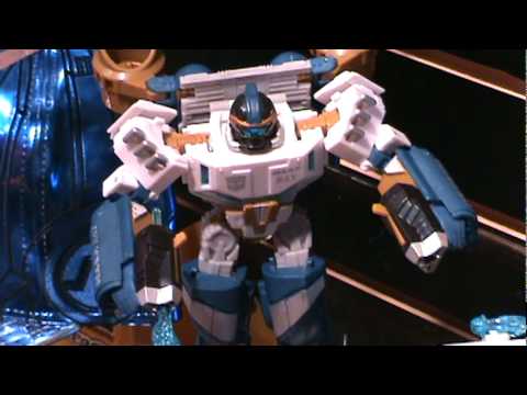 Transformers Sea Spray, Leader Class Starscream, Battle Damaged Prime and more - Toy Fair 2010