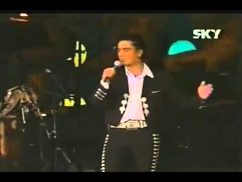 Videoclip de Qué Poca — Alejandro Fernández