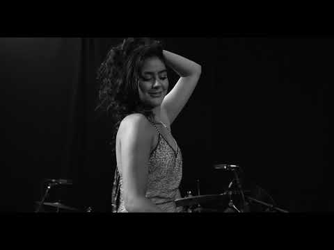 Camilla Faustino feat. Trio Guará - Samba de Verano