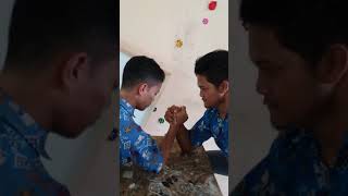 preview picture of video 'Arjuli Vs Jordan anak SMAN 1 DUSUN TENGAH kelas 11 ips 3'
