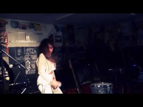 ELIN BERGMAN "Gasoline Dream" (Live @ Pet Sounds Bar, April 14 2015)