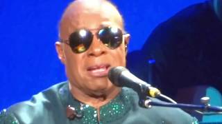 Stevie Wonder cries during tribute to John Lennon &quot;Imagine&quot;