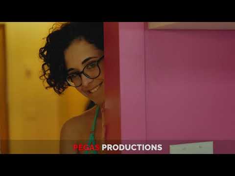 Pegas Productions - Victoria Brennan fait du Couch Surfing !