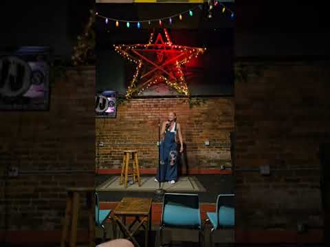 swing without a clue #standupcomedy #standup #funny #comedy @funnydumbblonde