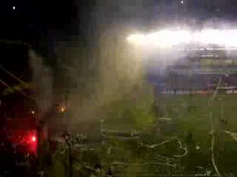 "terrible entrada de boca!!" Barra: La 12 • Club: Boca Juniors