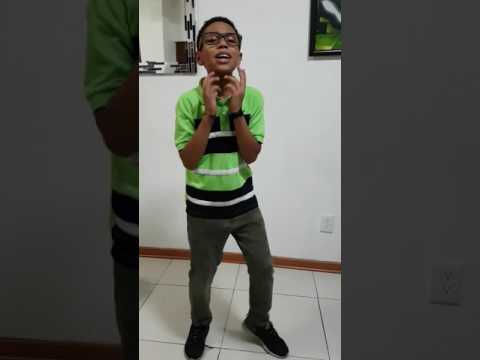 Roberto Fortunato cantando Evidencias de Los 4 y Tania Pantoja