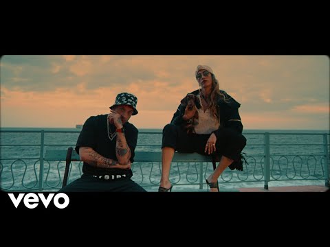 Video per il significato della canzone Senorita di Nina Zilli, Clementino