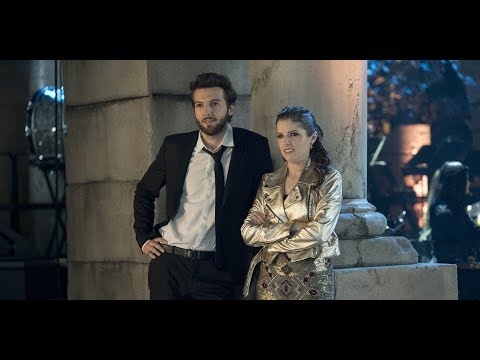 Pitch Perfect 3 - End Of Movie (Chloe and Chicago Kiss Scene and More)