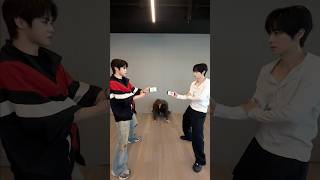 Hendery = 🌱#KUN #XIAOJUN #HENDERY #WayV #威神V