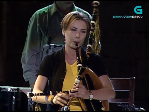 Actuación de Susana Seivane con Milladoiro en 1997
