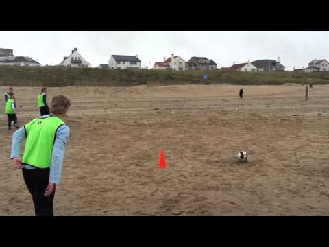 Nederhorst C1 traint op strand