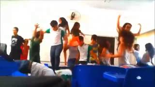 preview picture of video 'Harlem shake na classe !!'
