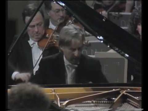 Achucarro - Rachmaninov Piano Concerto No 3 Mvt 1a