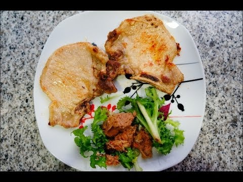 Chuletas de cerdo con mantequilla y salvia | Receta fácil y deliciosa