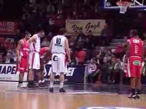 21 23-02-08 BCO-Charleroi - Vrijworpen Veselin Petrovic.mpg