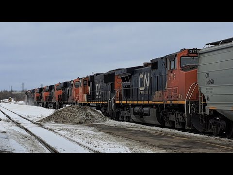 MASSIVE 7 Engine Grain Train Struggles To Pick Up Speed!