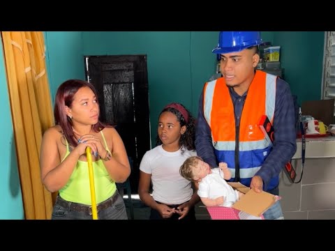 He brings a doll to his daughter and his wife takes it away to give it to her daughter 😱😳