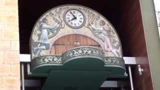 preview picture of video 'Reloj del Ayuntamiento de La Muela, Zaragoza'